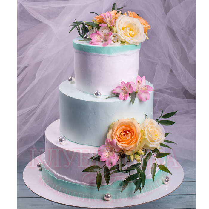 Свадебный торт "Юнона" 1500 руб/кг + 2000 живые цветы