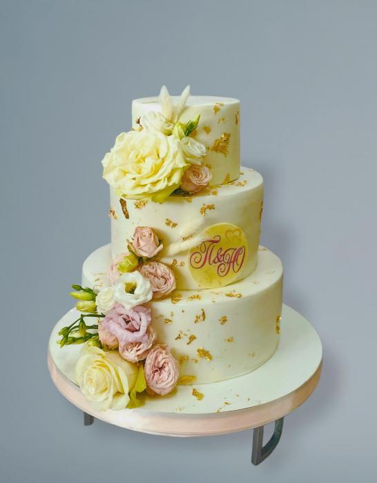 Свадебный торт  "с Золотом и цветами" 