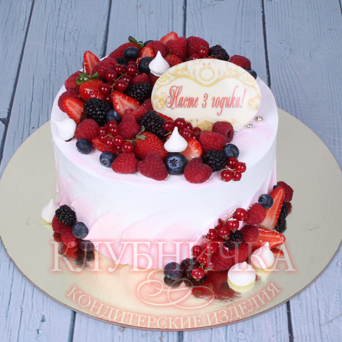 торт "Нежный с ягодами" 2100 руб/кг