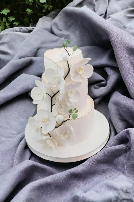 Cвадебный торт "Белые Орхидеи"