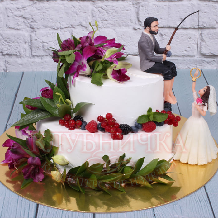 Свадебный торт "Свадебная рыбалка" 1400 руб/кг + 5000руб фигурки,+ 2500руб живые цветы